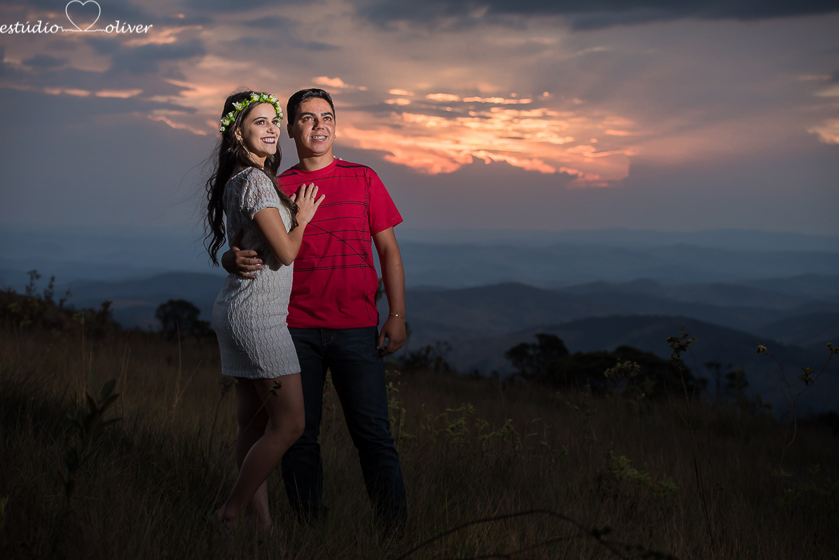 pre casamento cidade historica  flores casamento vestido branco noiva noivo amor carinho ensaio divertido ensaio em belo horizonte ensaio romântico