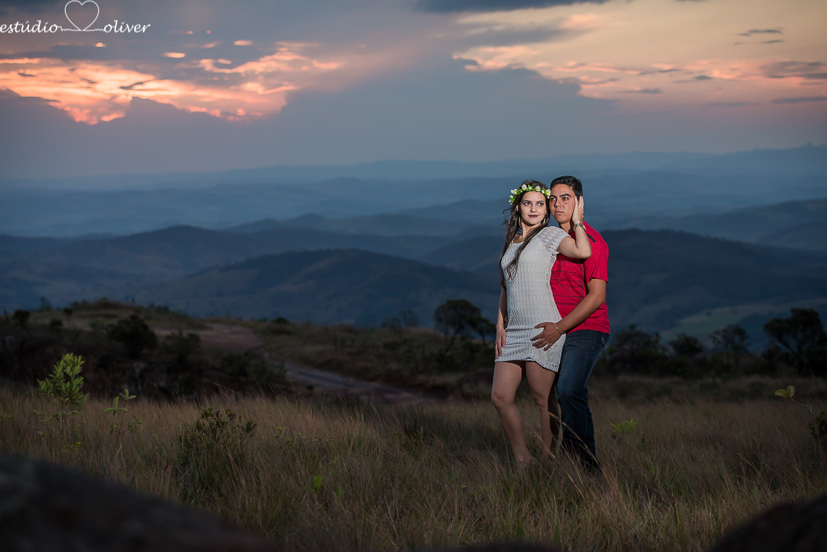 pre casamento cidade historica  flores casamento vestido branco noiva noivo amor carinho ensaio divertido ensaio em belo horizonte ensaio romântico