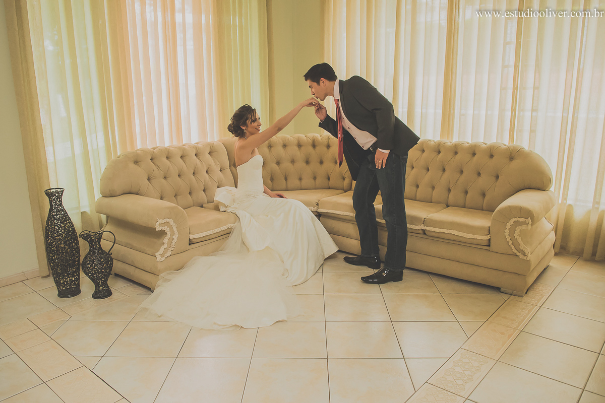 pos casamento,  fotos de pos casamento, fotos romantica, ,  buque branco, buque rosa brancas, vestido de noiva,  fotografia de noivos, fotos de noivas, os melhores fotografos de bh, os melhores fotografo de belo horizonte fotografo criativo, ensaio pos ca