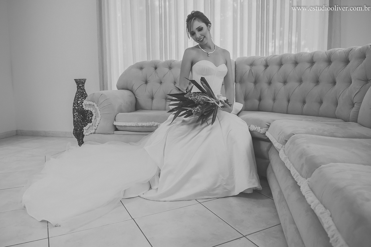 pos casamento,  fotos de pos casamento, fotos romantica, ,  buque branco, buque rosa brancas, vestido de noiva,  fotografia de noivos, fotos de noivas, os melhores fotografos de bh, os melhores fotografo de belo horizonte fotografo criativo, ensaio pos ca