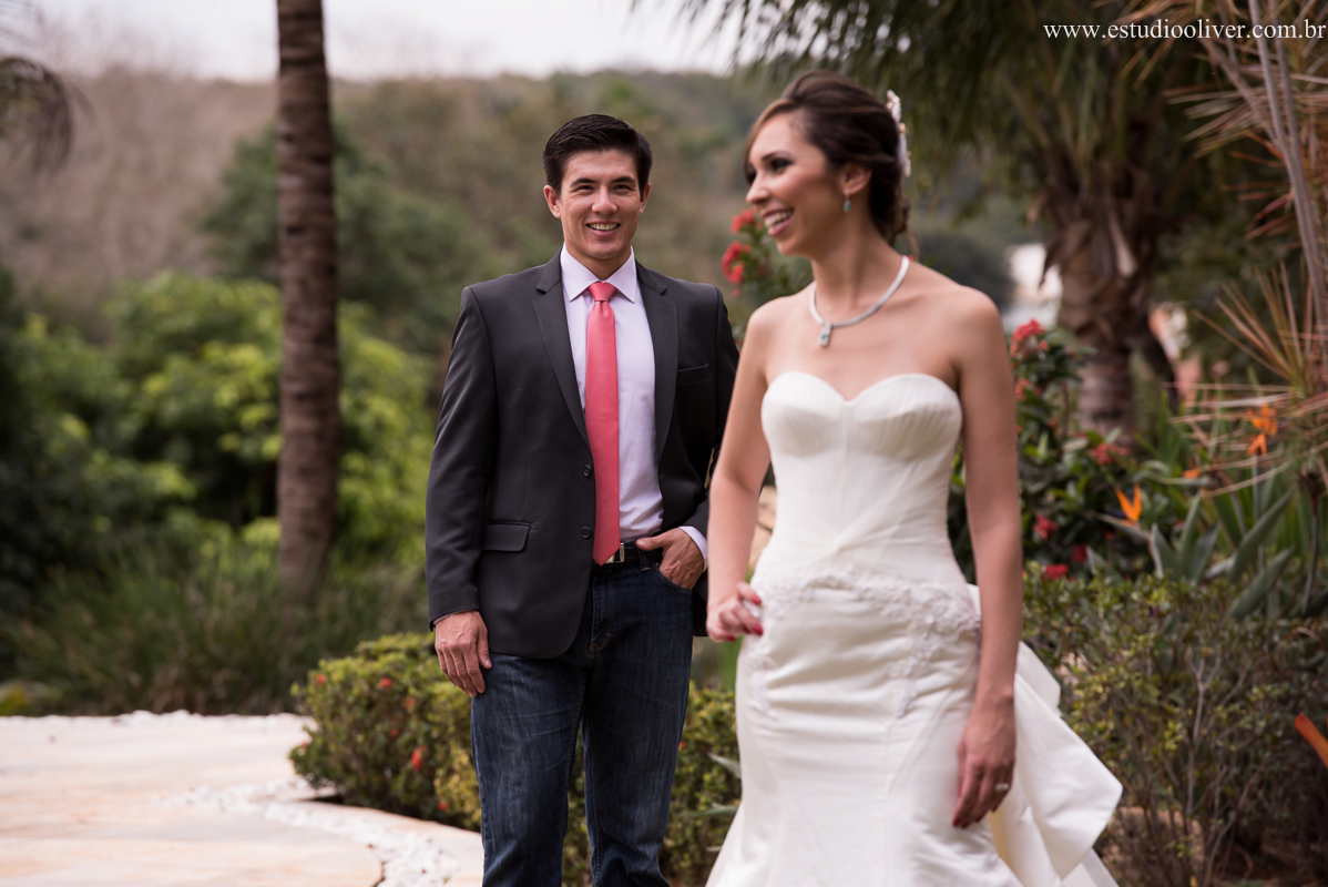 pos casamento,  fotos de pos casamento, fotos romantica, ,  buque branco, buque rosa brancas, vestido de noiva,  fotografia de noivos, fotos de noivas, os melhores fotografos de bh, os melhores fotografo de belo horizonte fotografo criativo, ensaio pos ca