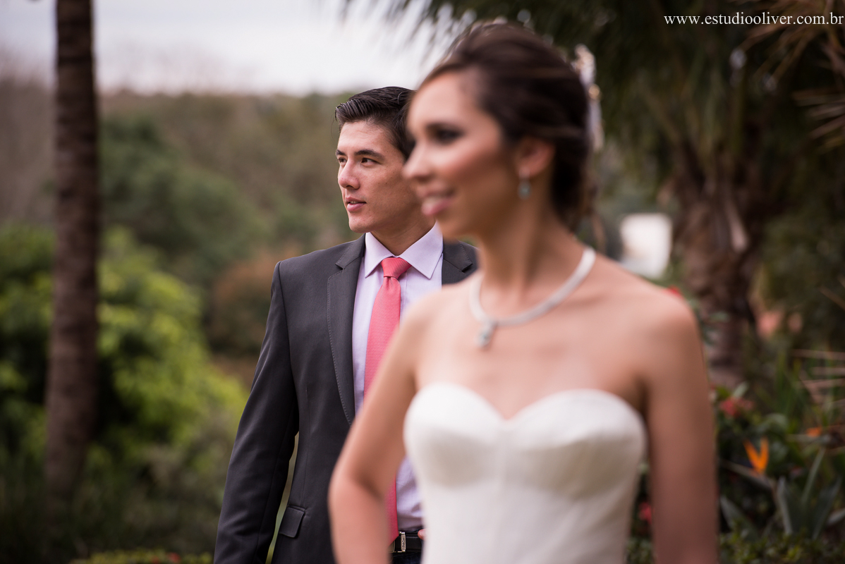pos casamento,  fotos de pos casamento, fotos romantica, ,  buque branco, buque rosa brancas, vestido de noiva,  fotografia de noivos, fotos de noivas, os melhores fotografos de bh, os melhores fotografo de belo horizonte fotografo criativo, ensaio pos ca
