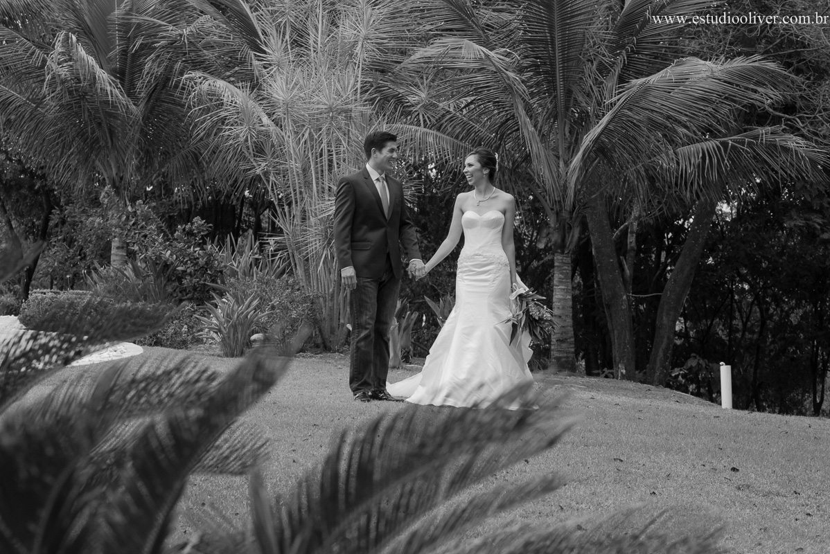 pos casamento,  fotos de pos casamento, fotos romantica, ,  buque branco, buque rosa brancas, vestido de noiva,  fotografia de noivos, fotos de noivas, os melhores fotografos de bh, os melhores fotografo de belo horizonte fotografo criativo, ensaio pos ca