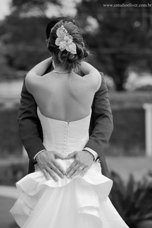 pos casamento,  fotos de pos casamento, fotos romantica, ,  buque branco, buque rosa brancas, vestido de noiva,  fotografia de noivos, fotos de noivas, os melhores fotografos de bh, os melhores fotografo de belo horizonte fotografo criativo, ensaio pos ca