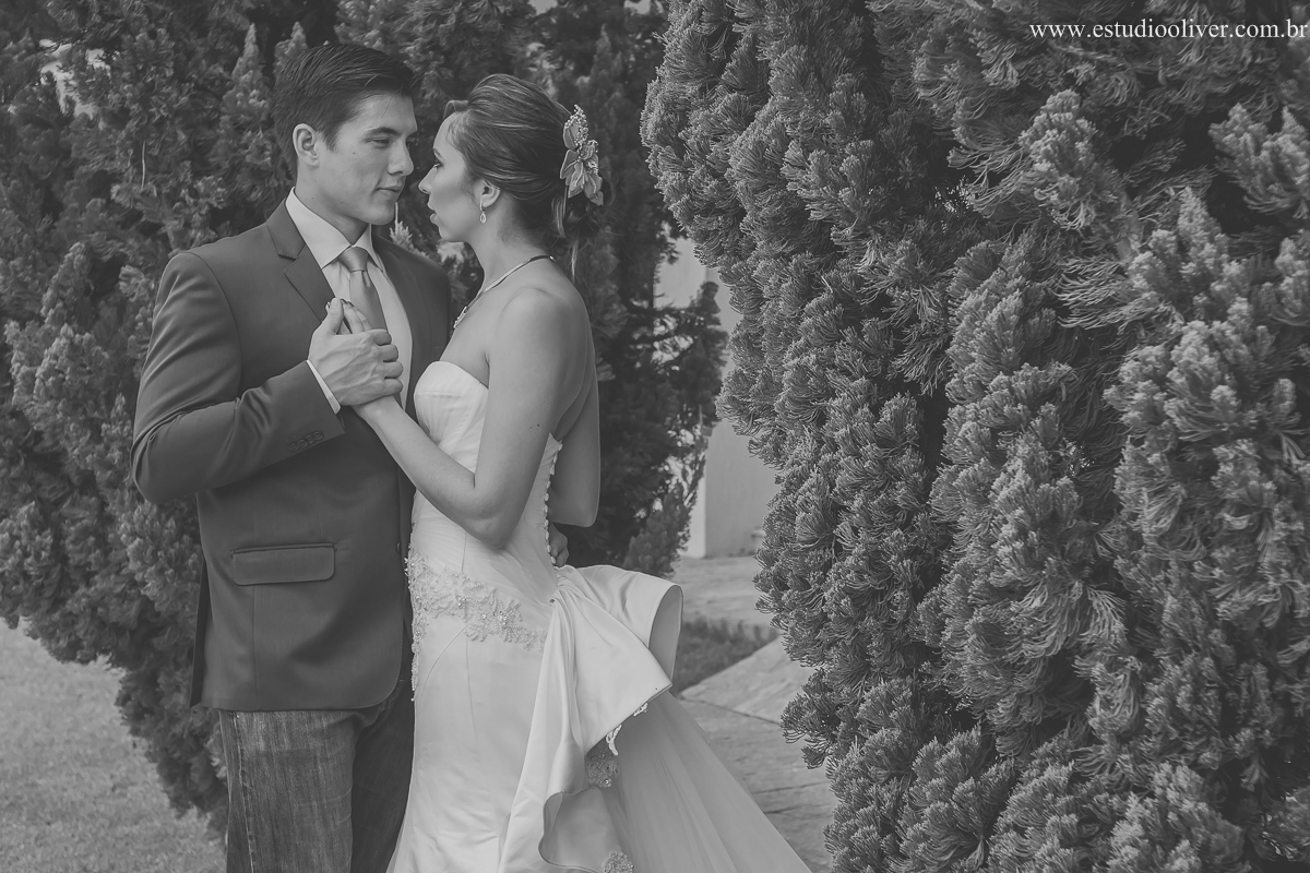 pos casamento,  fotos de pos casamento, fotos romantica, ,  buque branco, buque rosa brancas, vestido de noiva,  fotografia de noivos, fotos de noivas, os melhores fotografos de bh, os melhores fotografo de belo horizonte fotografo criativo, ensaio pos ca