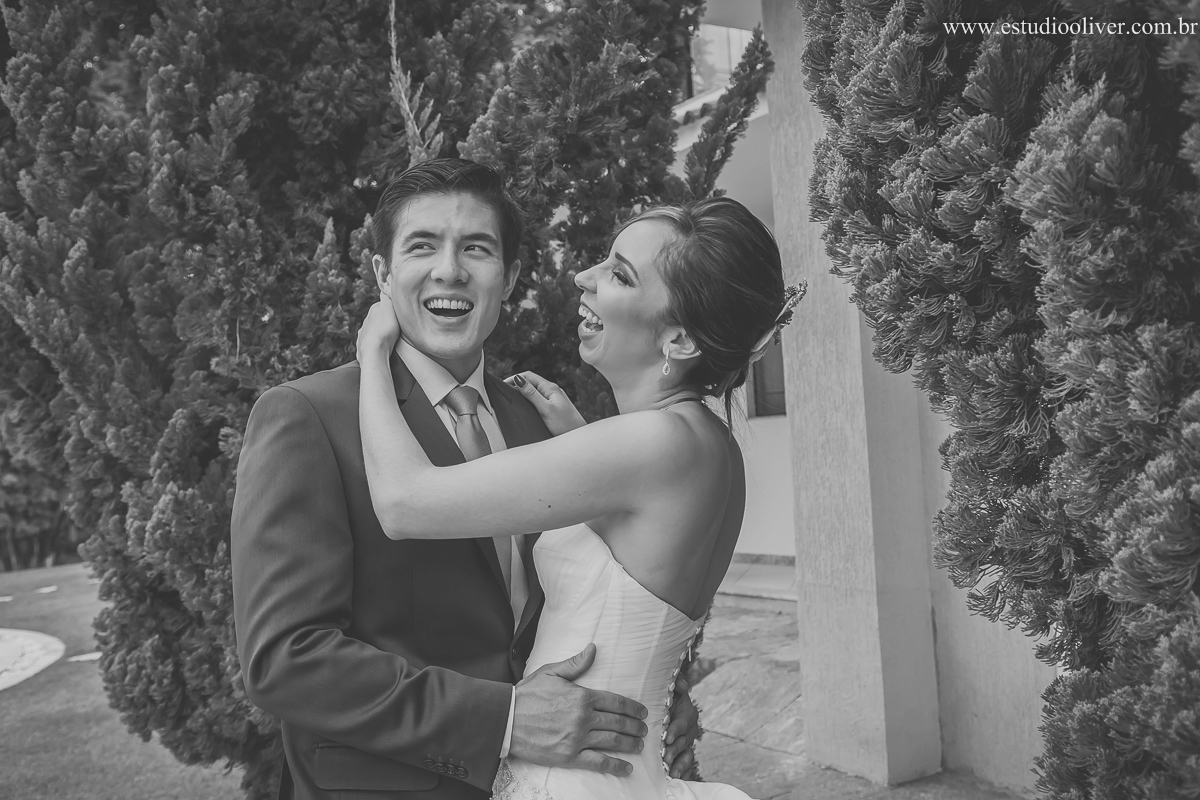 pos casamento,  fotos de pos casamento, fotos romantica, ,  buque branco, buque rosa brancas, vestido de noiva,  fotografia de noivos, fotos de noivas, os melhores fotografos de bh, os melhores fotografo de belo horizonte fotografo criativo, ensaio pos ca