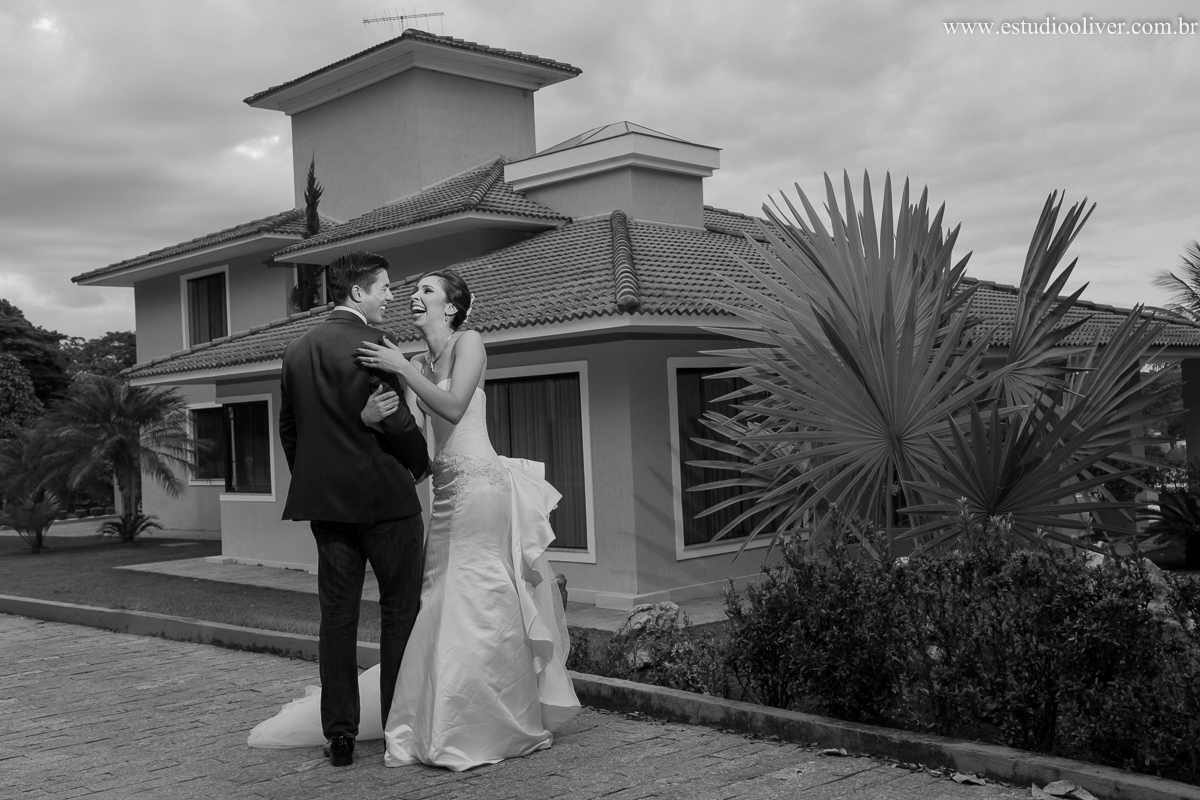 pos casamento,  fotos de pos casamento, fotos romantica, ,  buque branco, buque rosa brancas, vestido de noiva,  fotografia de noivos, fotos de noivas, os melhores fotografos de bh, os melhores fotografo de belo horizonte fotografo criativo, ensaio pos ca