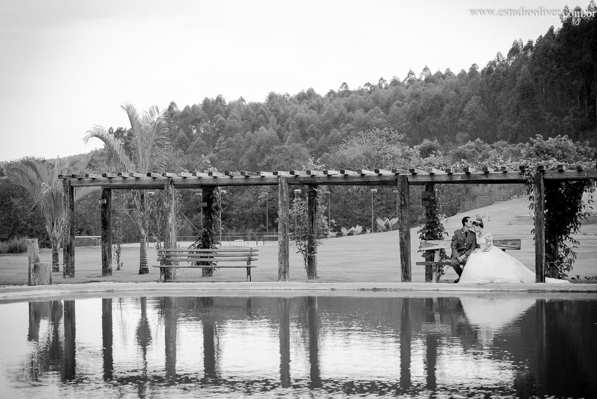 pos casamento,  fotos de pos casamento, fotos romantica, ,  buque branco, buque rosa brancas, vestido de noiva,  fotografia de noivos, fotos de noivas, os melhores fotografos de bh, os melhores fotografo de belo horizonte fotografo criativo, ensaio pos ca