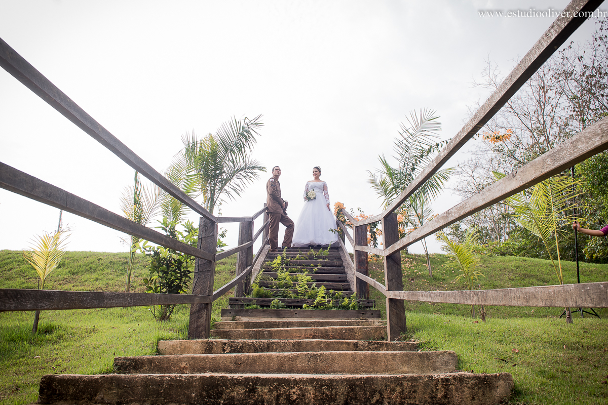 pos casamento,  fotos de pos casamento, fotos romantica, ,  buque branco, buque rosa brancas, vestido de noiva,  fotografia de noivos, fotos de noivas, os melhores fotografos de bh, os melhores fotografo de belo horizonte fotografo criativo, ensaio pos ca