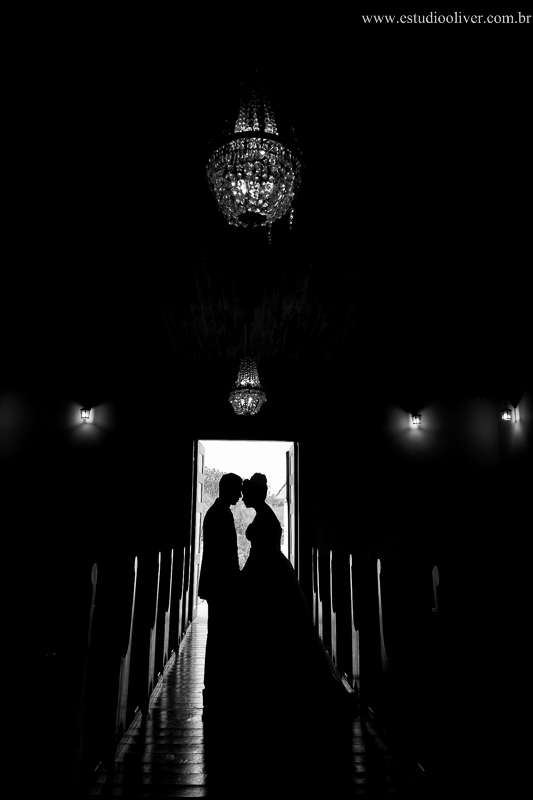 pos casamento,  fotos de pos casamento, fotos romantica, ,  buque branco, buque rosa brancas, vestido de noiva,  fotografia de noivos, fotos de noivas, os melhores fotografos de bh, os melhores fotografo de belo horizonte fotografo criativo, ensaio pos ca