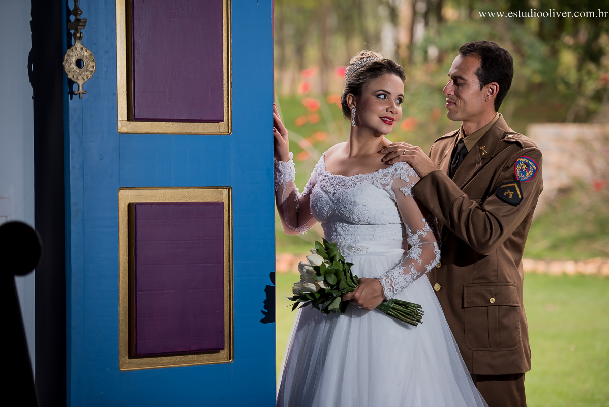 pos casamento,  fotos de pos casamento, fotos romantica, ,  buque branco, buque rosa brancas, vestido de noiva,  fotografia de noivos, fotos de noivas, os melhores fotografos de bh, os melhores fotografo de belo horizonte fotografo criativo, ensaio pos ca