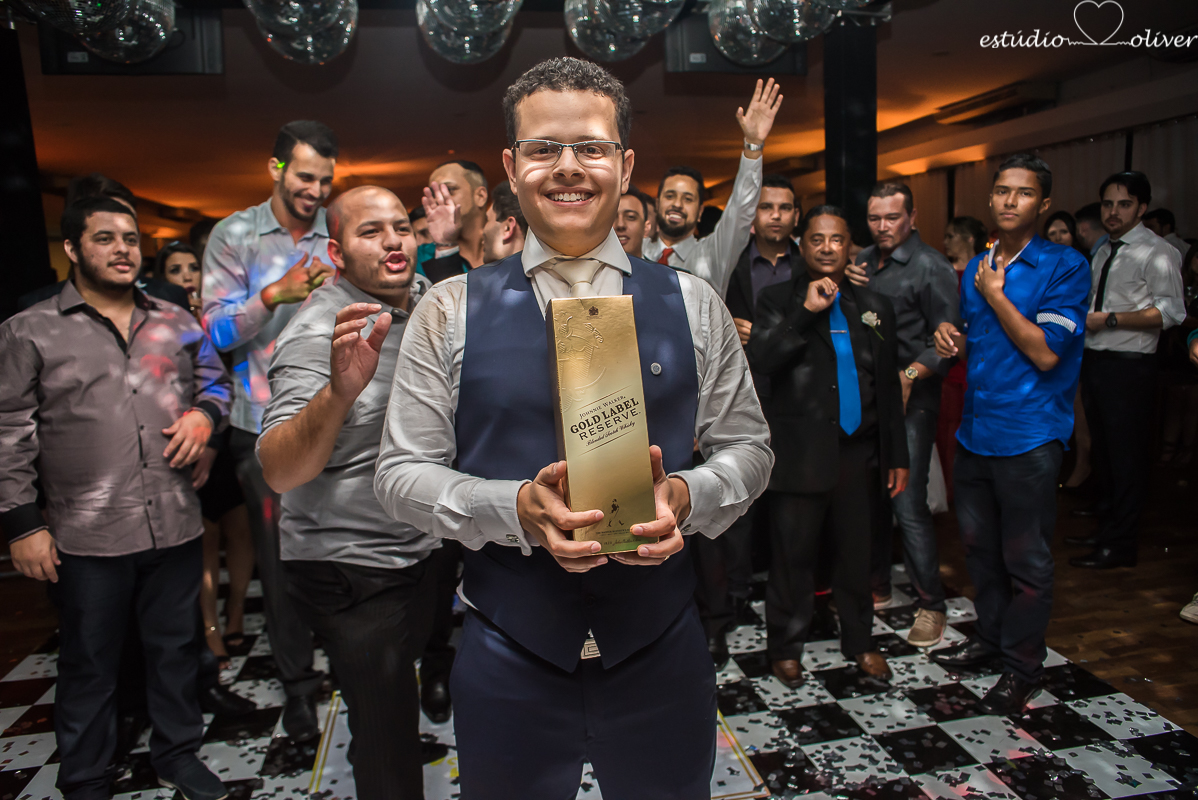 Noiva jogando o buque, buque de noiva