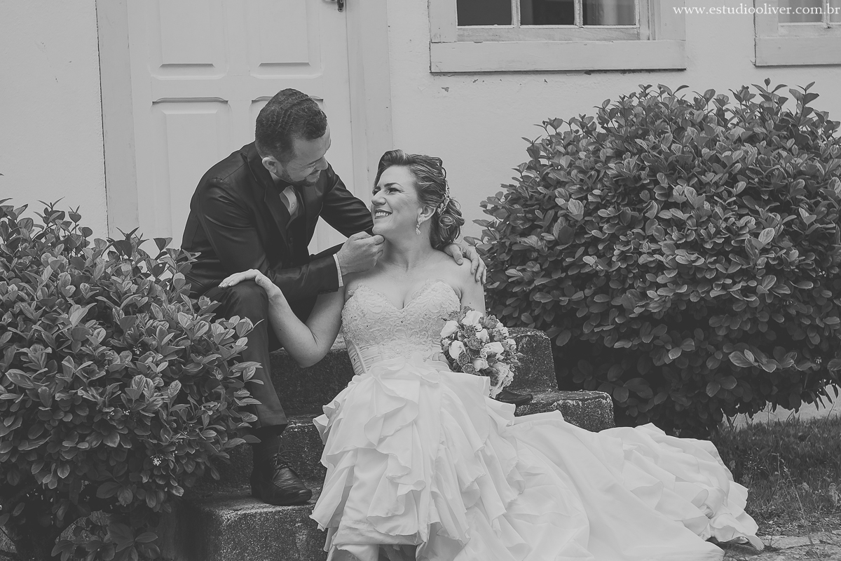 pos casamento,  fotos de pos casamento, fotos romantica, ,  buque colorido, buque rosa coloridas, vestido de noiva,  fotografia de noivos, fotos de noivas, os melhores fotografo de bh, os melhores fotografo de belo horizonte fotografo criativo, ensaio pos