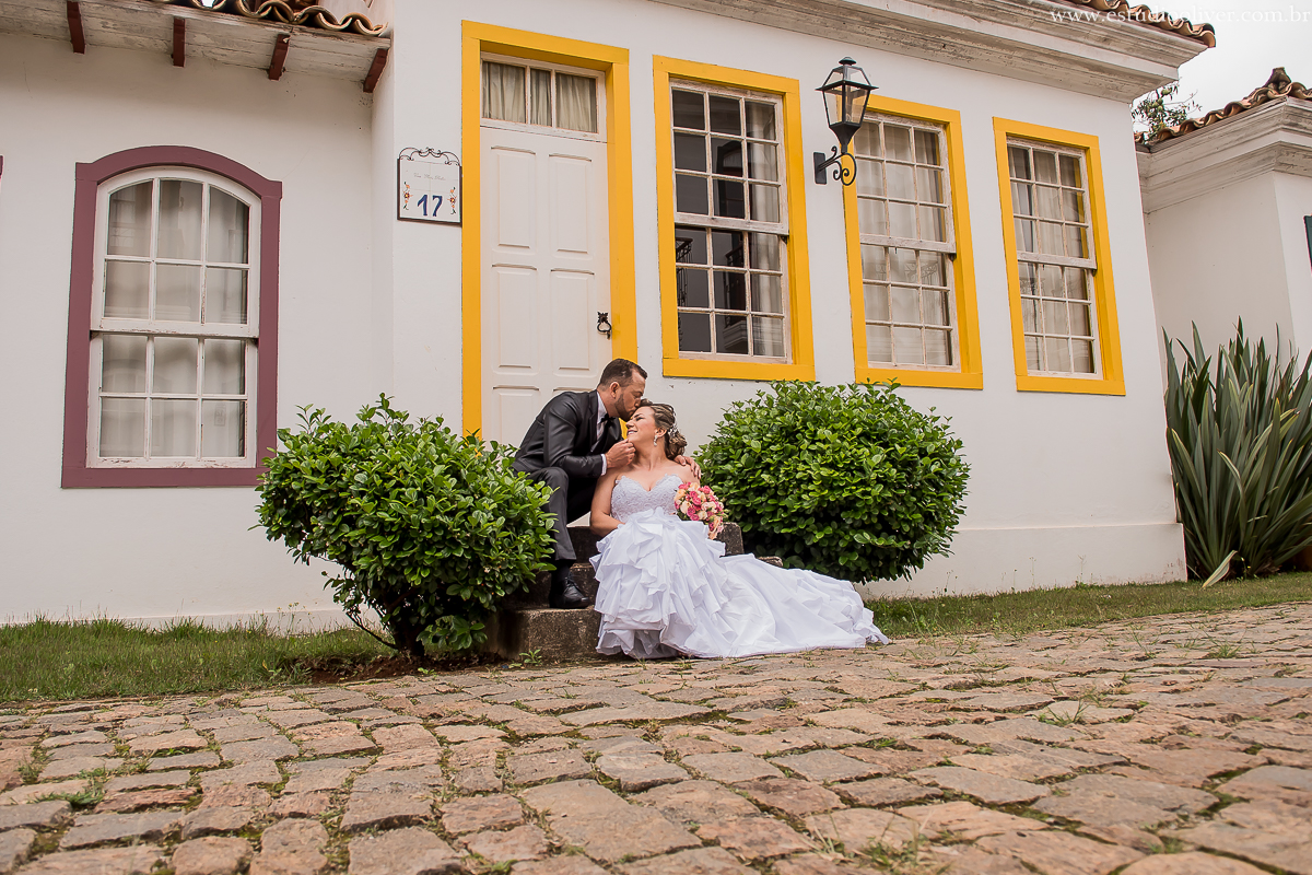 pos casamento,  fotos de pos casamento, fotos romantica, ,  buque colorido, buque rosa coloridas, vestido de noiva,  fotografia de noivos, fotos de noivas, os melhores fotografo de bh, os melhores fotografo de belo horizonte fotografo criativo, ensaio pos