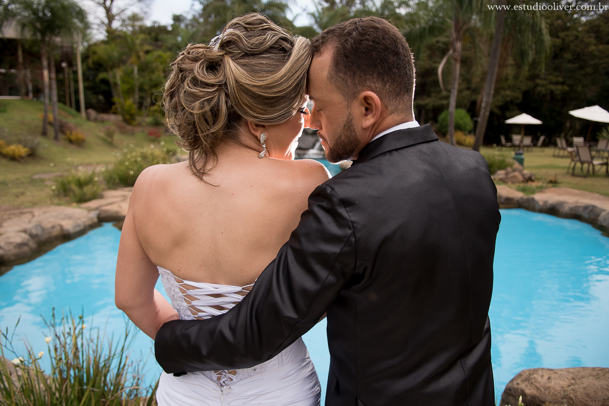 pos casamento,  fotos de pos casamento, fotos romantica, ,  buque colorido, buque rosa coloridas, vestido de noiva,  fotografia de noivos, fotos de noivas, os melhores fotografo de bh, os melhores fotografo de belo horizonte fotografo criativo, ensaio pos
