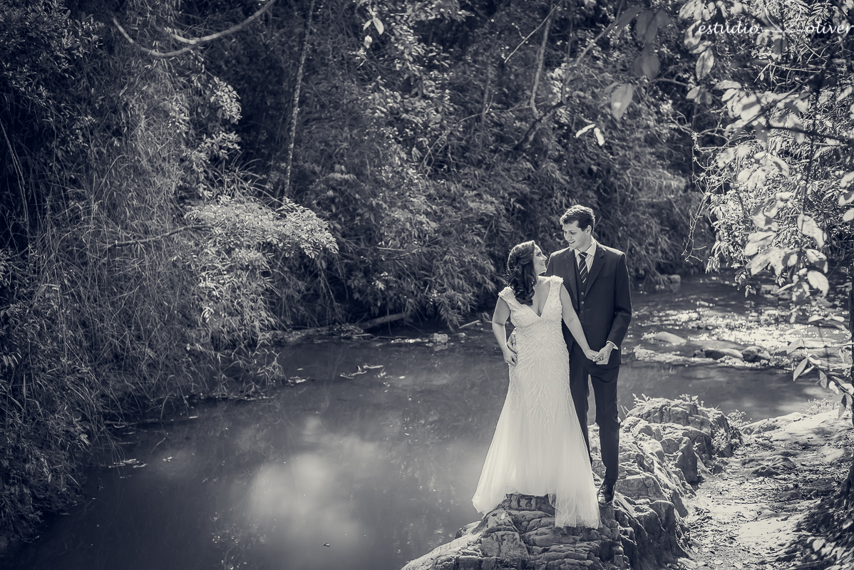 pos casamento em macacos, fotos em cachoeira na cidade de macacos, vestido de noiva