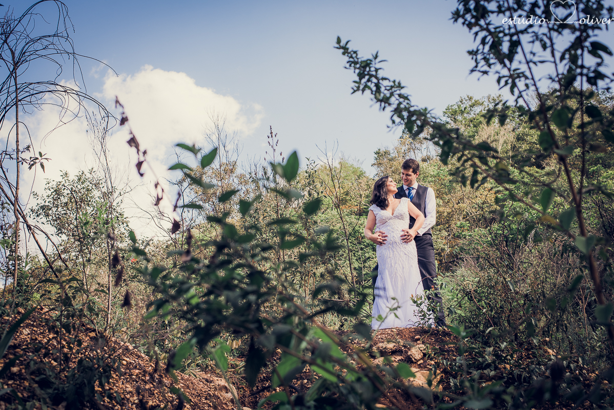pos casamento em macacos, fotos em cachoeira na cidade de macacos, vestido de noiva