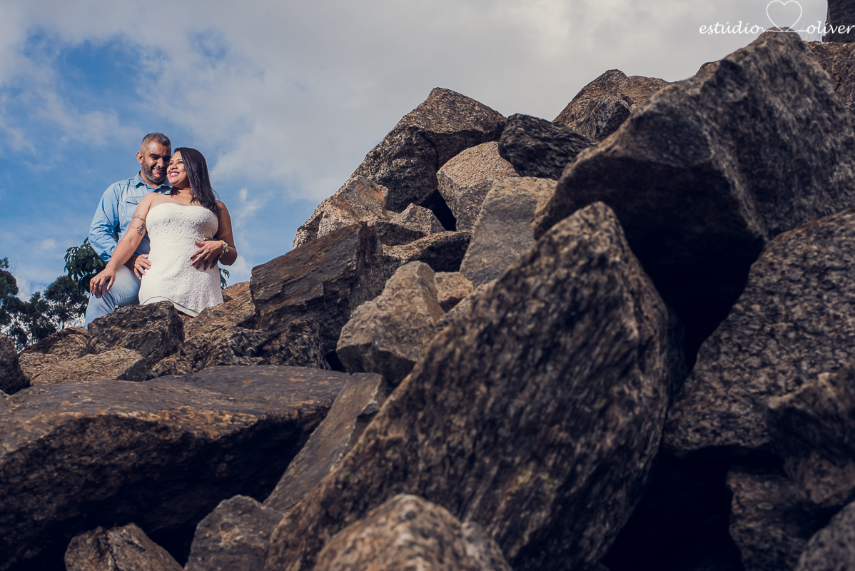 ensaio na chuva,  foto na chuva, ensaio pre casamento, ensaio pre wedding, fotografo em bh, melhores fotografo de, estudio oliver, fotografia em dia de chuva, foto em cachoeira