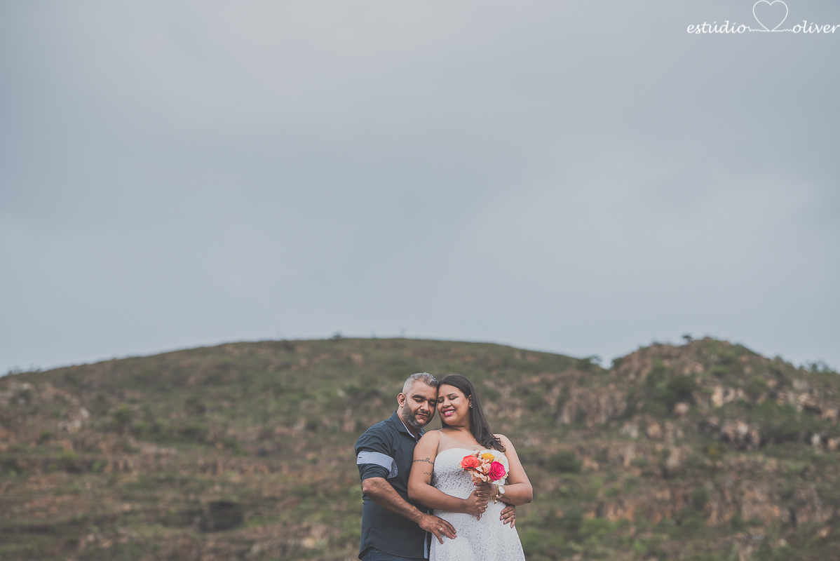 ensaio na chuva,  foto na chuva, ensaio pre casamento, ensaio pre wedding, fotografo em bh, melhores fotografo de, estudio oliver, fotografia em dia de chuva, foto em cachoeira