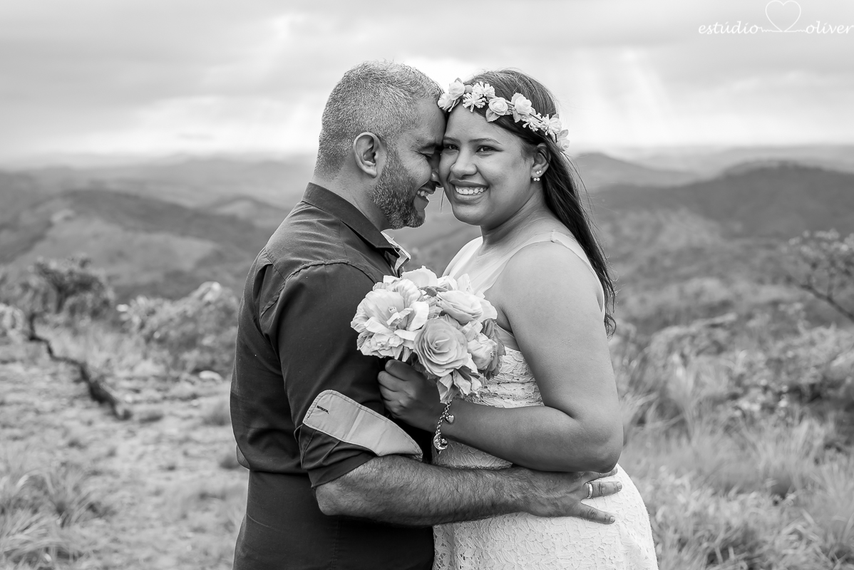 ensaio na chuva,  foto na chuva, ensaio pre casamento, ensaio pre wedding, fotografo em bh, melhores fotografo de, estudio oliver, fotografia em dia de chuva, foto em cachoeira