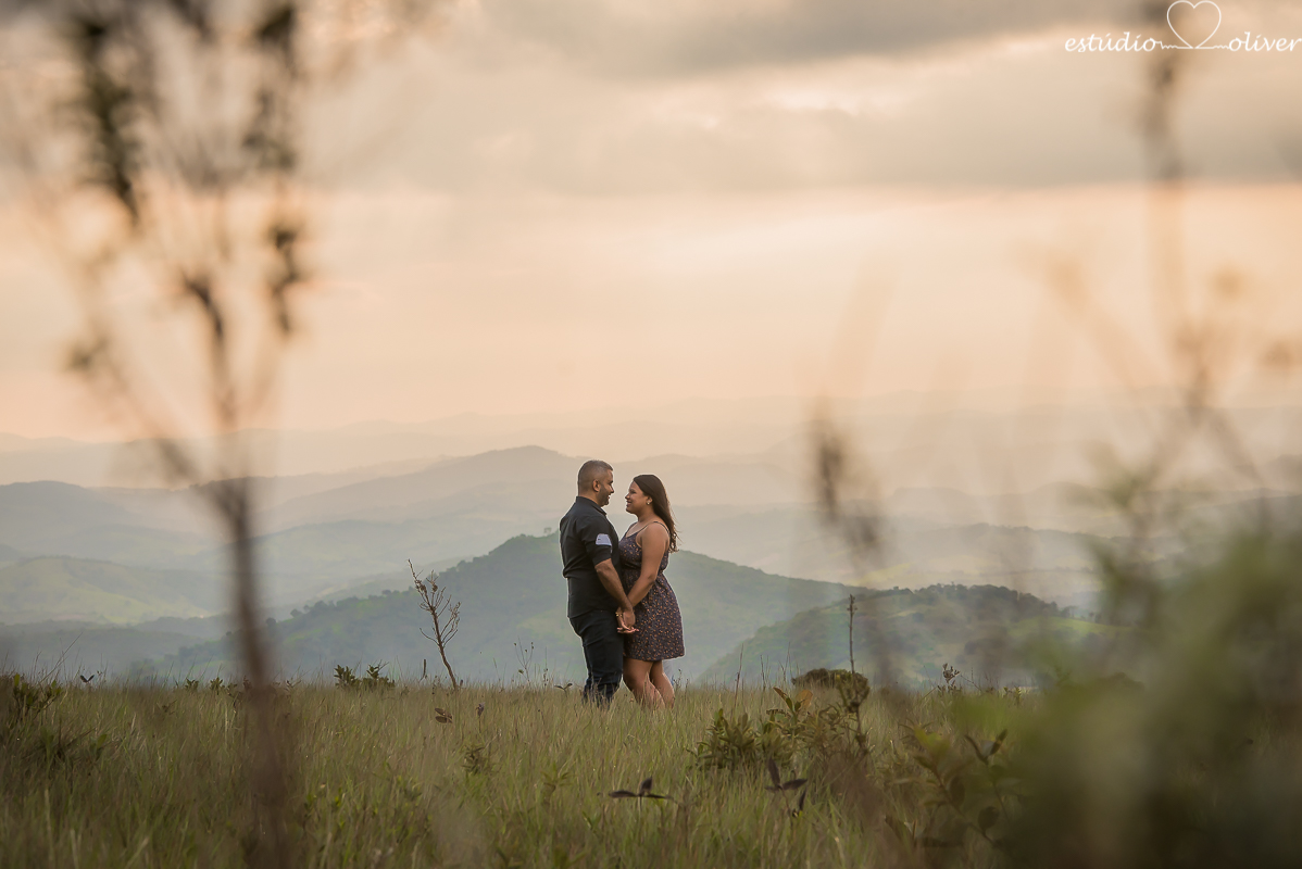 ensaio na chuva,  foto na chuva, ensaio pre casamento, ensaio pre wedding, fotografo em bh, melhores fotografo de, estudio oliver, fotografia em dia de chuva, foto em cachoeira