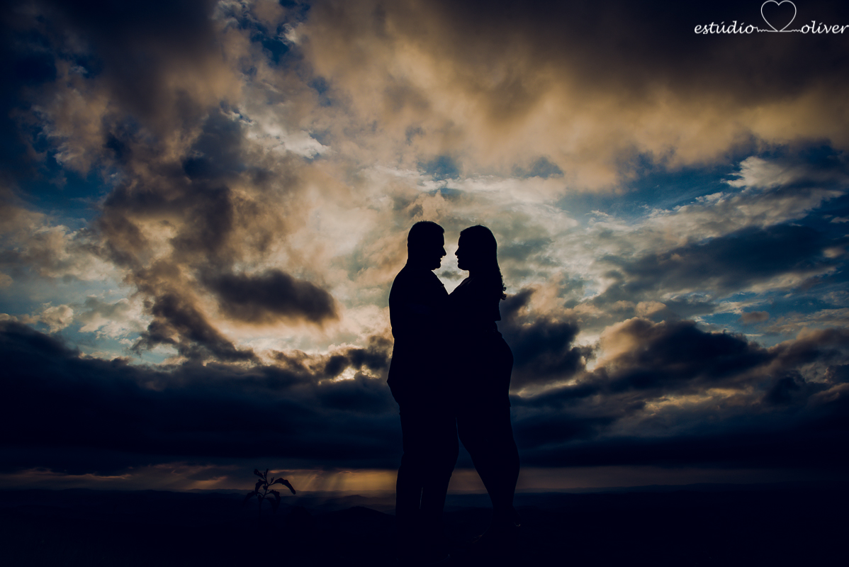 ensaio na chuva,  foto na chuva, ensaio pre casamento, ensaio pre wedding, fotografo em bh, melhores fotografo de, estudio oliver, fotografia em dia de chuva, foto em cachoeira