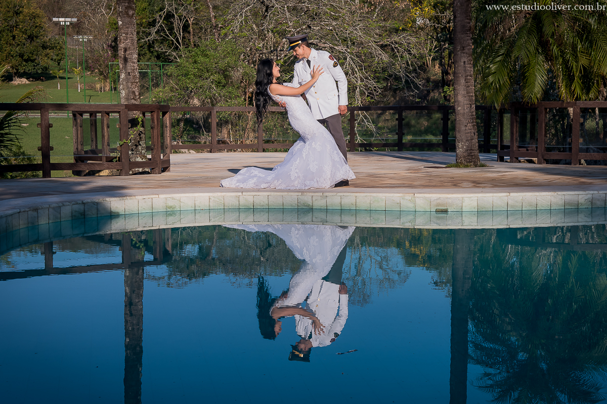 pos casamento,  fotos de pos casamento, fotos romantica, veu de noiva,  buque de rosas rosas, buque rosa, vestido de noiva,  fotografia de noivos, fotos de noivas, fotografo criativo, ensaio pos casamento,  fotos vintage,  joão paulo oliver,  fotog