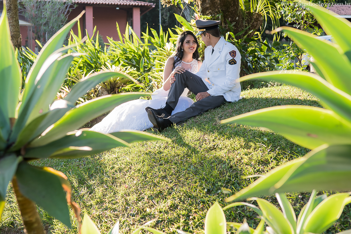 pos casamento,  fotos de pos casamento, fotos romantica, veu de noiva,  buque de rosas rosas, buque rosa, vestido de noiva,  fotografia de noivos, fotos de noivas, fotografo criativo, ensaio pos casamento,  fotos vintage,  joão paulo oliver,  fotog