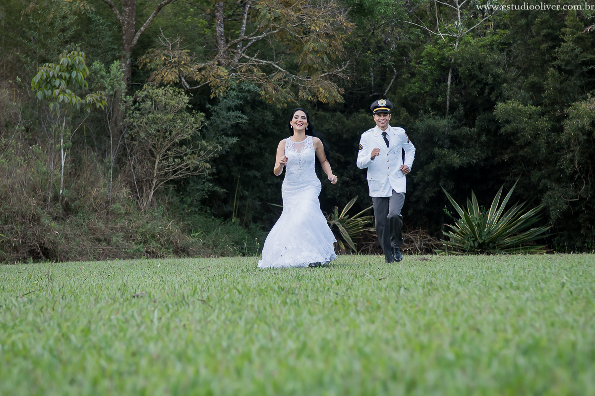 pos casamento,  fotos de pos casamento, fotos romantica, veu de noiva,  buque de rosas rosas, buque rosa, vestido de noiva,  fotografia de noivos, fotos de noivas, fotografo criativo, ensaio pos casamento,  fotos vintage,  joão paulo oliver,  fotog