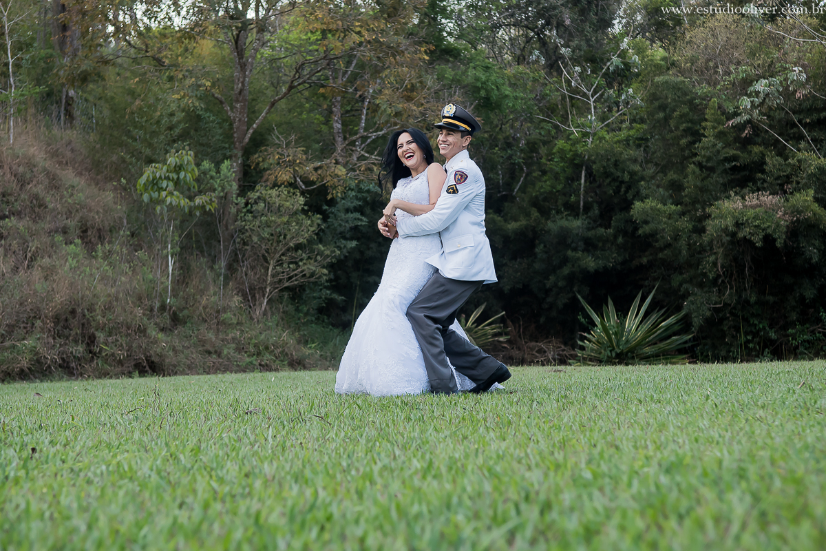 pos casamento,  fotos de pos casamento, fotos romantica, veu de noiva,  buque de rosas rosas, buque rosa, vestido de noiva,  fotografia de noivos, fotos de noivas, fotografo criativo, ensaio pos casamento,  fotos vintage,  joão paulo oliver,  fotog
