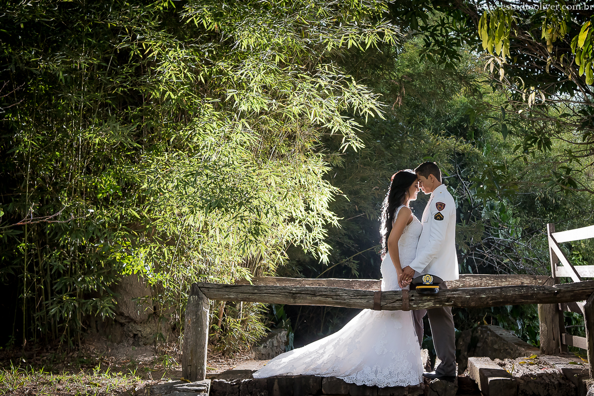 pos casamento,  fotos de pos casamento, fotos romantica, veu de noiva,  buque de rosas rosas, buque rosa, vestido de noiva,  fotografia de noivos, fotos de noivas, fotografo criativo, ensaio pos casamento,  fotos vintage,  joão paulo oliver,  fotog