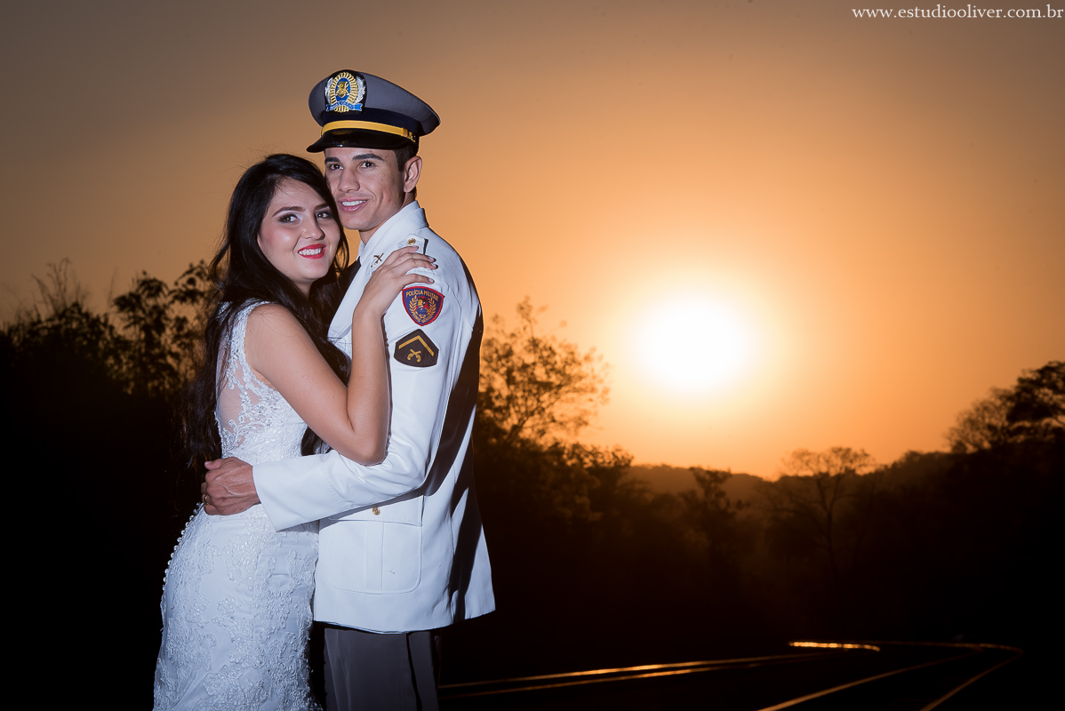 pos casamento,  fotos de pos casamento, fotos romantica, veu de noiva,  buque de rosas rosas, buque rosa, vestido de noiva,  fotografia de noivos, fotos de noivas, fotografo criativo, ensaio pos casamento,  fotos vintage,  joão paulo oliver,  fotog