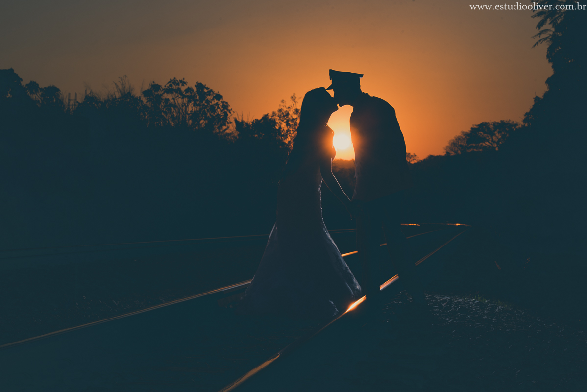 pos casamento,  fotos de pos casamento, fotos romantica, veu de noiva,  buque de rosas rosas, buque rosa, vestido de noiva,  fotografia de noivos, fotos de noivas, fotografo criativo, ensaio pos casamento,  fotos vintage,  joão paulo oliver,  fotog