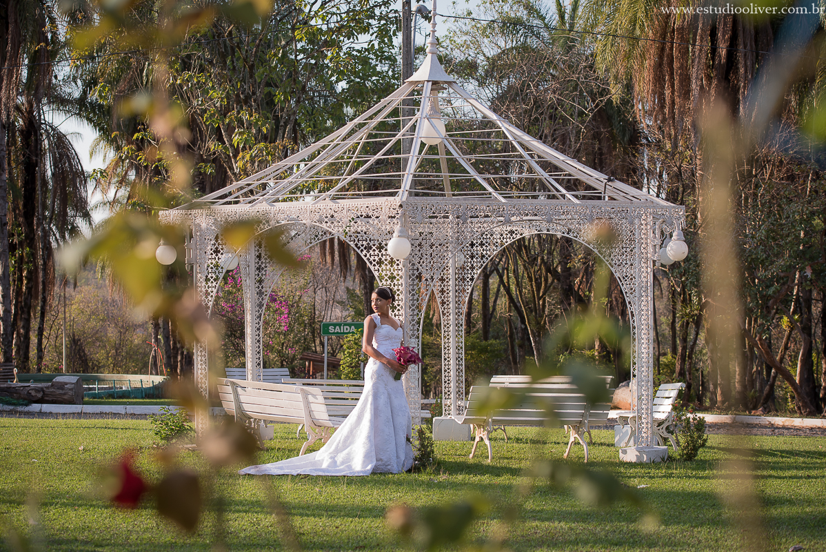 pós casamento,  fotos de pós casamento, fotos romântica, ,  buque lilas, buquelindo, vestido de noiva,  fotografia de noivos, fotos de noivas, fotografo criativo, ensaio pós casamento,  fotos vintage,  joão paulo oliver, 