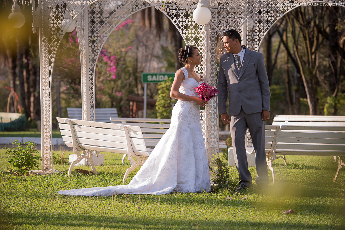 pós casamento,  fotos de pós casamento, fotos romântica, ,  buque lilas, buquelindo, vestido de noiva,  fotografia de noivos, fotos de noivas, fotografo criativo, ensaio pós casamento,  fotos vintage,  joão paulo oliver, 