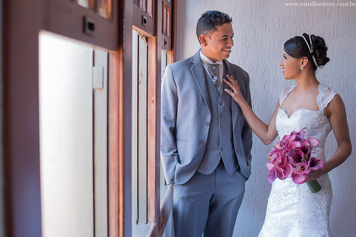 pós casamento,  fotos de pós casamento, fotos romântica, ,  buque lilas, buquelindo, vestido de noiva,  fotografia de noivos, fotos de noivas, fotografo criativo, ensaio pós casamento,  fotos vintage,  joão paulo oliver, 
