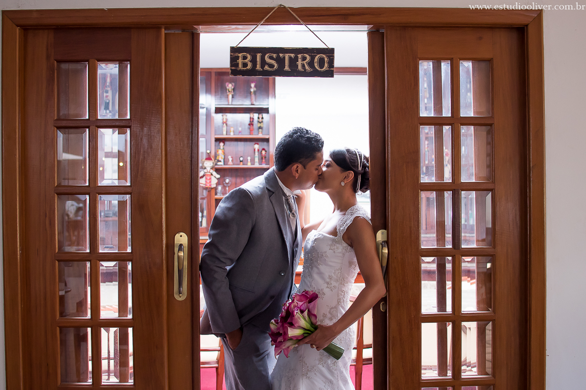 pós casamento,  fotos de pós casamento, fotos romântica, ,  buque lilas, buquelindo, vestido de noiva,  fotografia de noivos, fotos de noivas, fotografo criativo, ensaio pós casamento,  fotos vintage,  joão paulo oliver, 