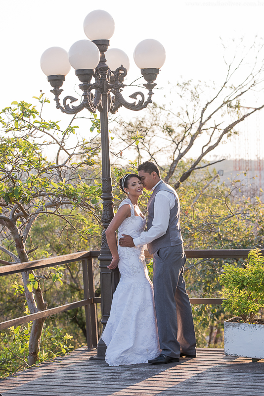 pós casamento,  fotos de pós casamento, fotos romântica, ,  buque lilas, buquelindo, vestido de noiva,  fotografia de noivos, fotos de noivas, fotografo criativo, ensaio pós casamento,  fotos vintage,  joão paulo oliver, 