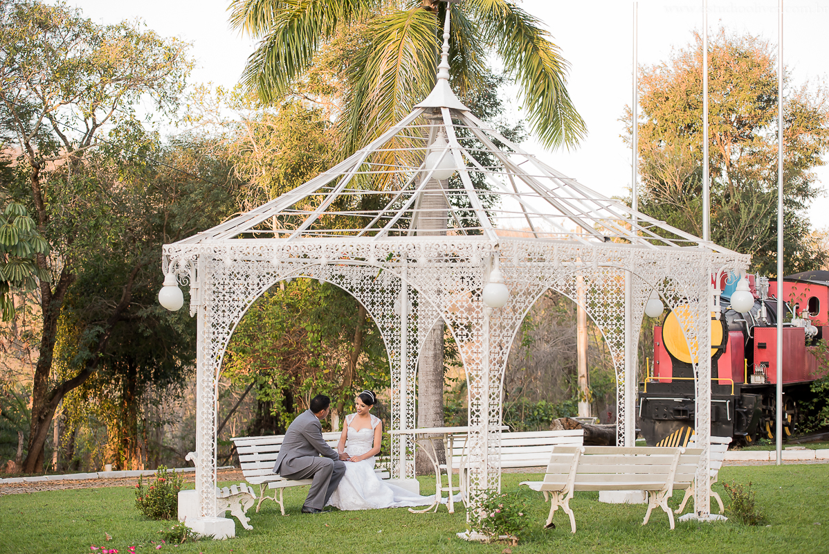 pós casamento,  fotos de pós casamento, fotos romântica, ,  buque lilas, buquelindo, vestido de noiva,  fotografia de noivos, fotos de noivas, fotografo criativo, ensaio pós casamento,  fotos vintage,  joão paulo oliver, 