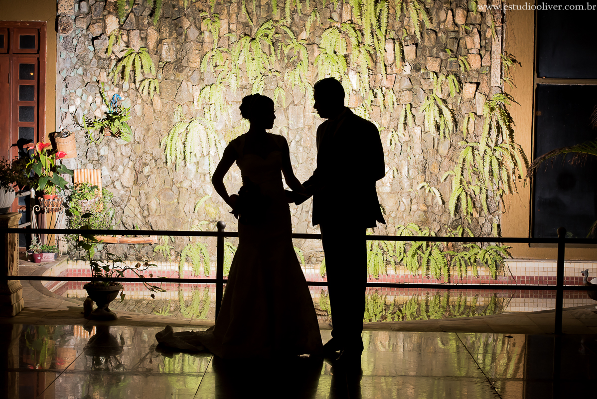 pós casamento,  fotos de pós casamento, fotos romântica, ,  buque lilas, buquelindo, vestido de noiva,  fotografia de noivos, fotos de noivas, fotografo criativo, ensaio pós casamento,  fotos vintage,  joão paulo oliver, 