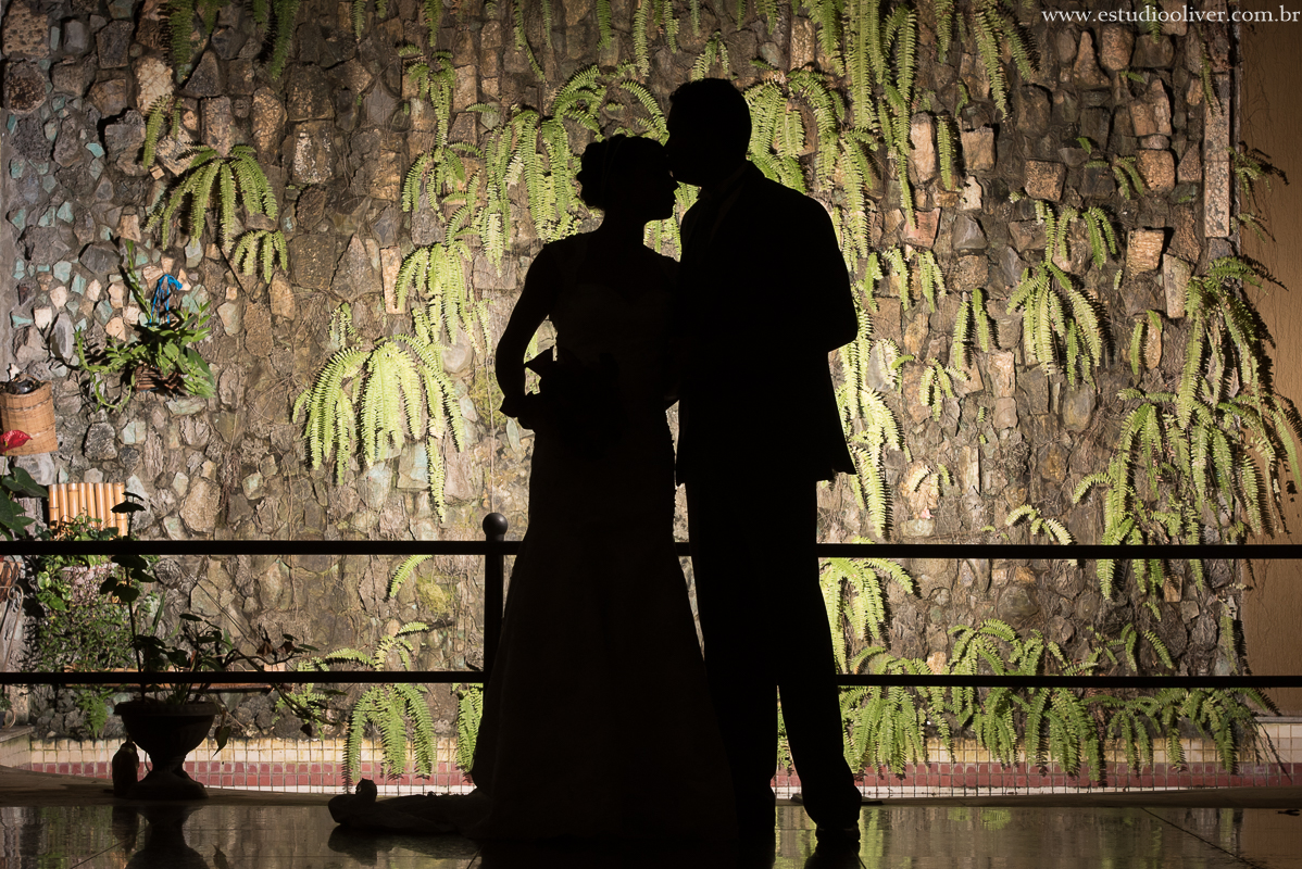 pós casamento,  fotos de pós casamento, fotos romântica, ,  buque lilas, buquelindo, vestido de noiva,  fotografia de noivos, fotos de noivas, fotografo criativo, ensaio pós casamento,  fotos vintage,  joão paulo oliver, 
