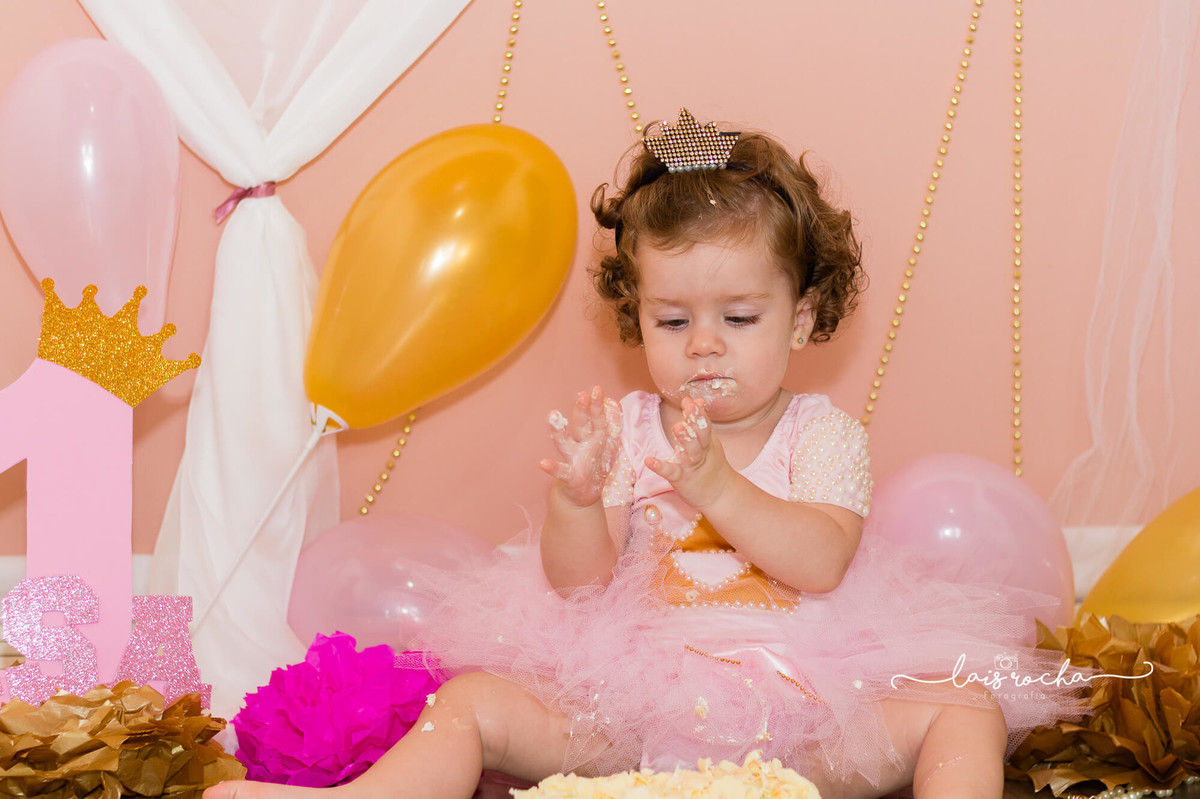 Isa fez 1 - cake smash - smash the cake - lais rocha fotografia - lais - acompanhamento - fotografia infantil - rosa e dourado -- mogi guaçu