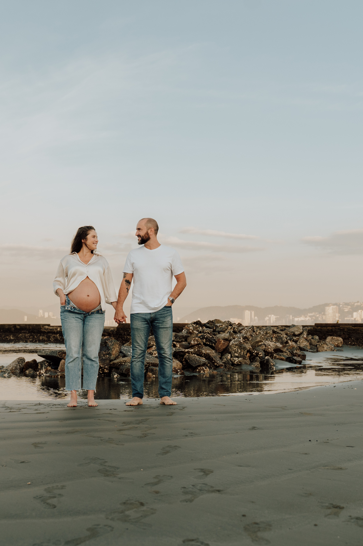 Ensaio Grávida na Praia em Santos/SP [Foto por: Ana Paula Lopes]
