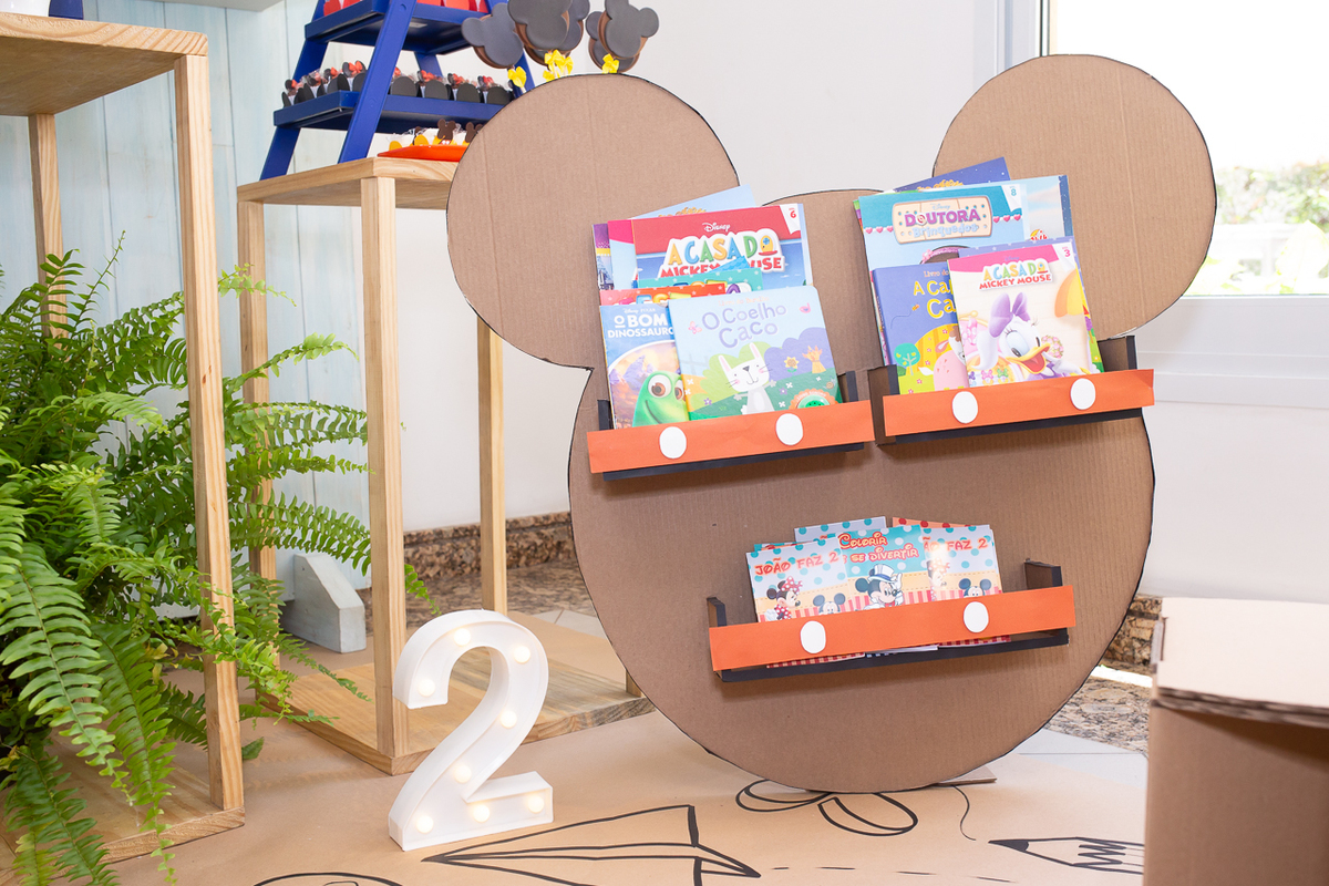 festa tema biblioteca mickey, festa com tema criativo, festa mickey para meninos, decoração festa mickey, fotografa de familia sp