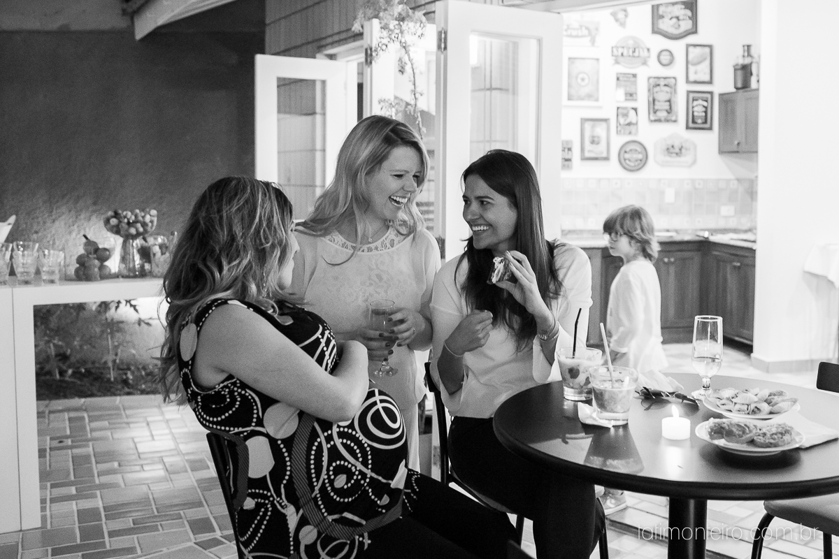 cha bar roberta e kito, cha bar, roberta, kito, preparacao casamento, pre casamento, decoracao cha bar, recepcao, recepcao em casa, recepcao noivos, recepcao amigos, reuniao amigos, noivos, noiva, noivo, ensaio noivos, pre wedding, foto cha bar, fotografi