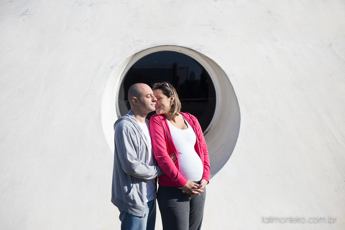 fotografia gravida no parque, casal gravido no parque, casal esperando bebe, ensaio de gestante no parque, gravida sorrindo, esperando bebe, fotografo de gestante sp, book gestante sp