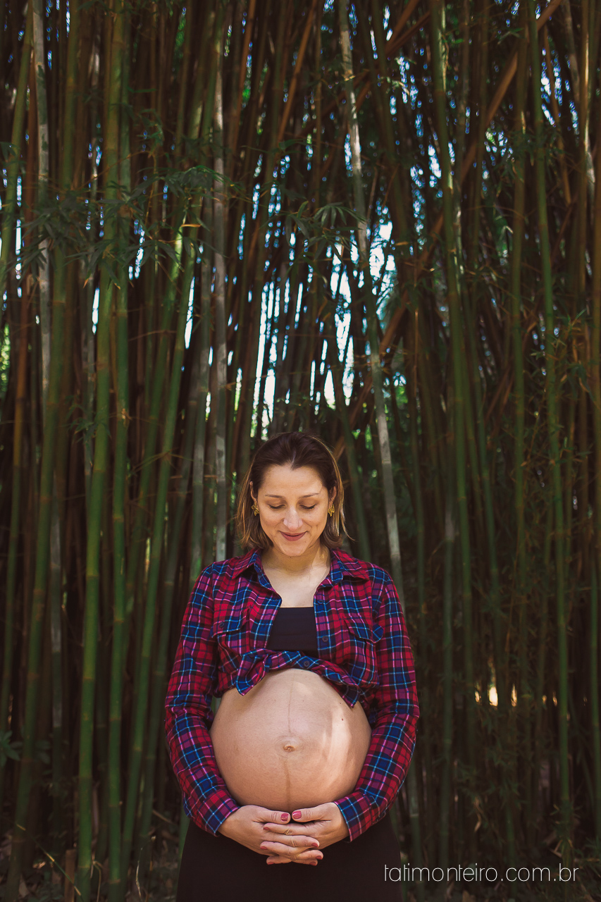 fotografia gravida no parque, casal gravido no parque, casal esperando bebe, ensaio de gestante no parque, gravida sorrindo, esperando bebe, fotografo de gestante sp, book gestante sp