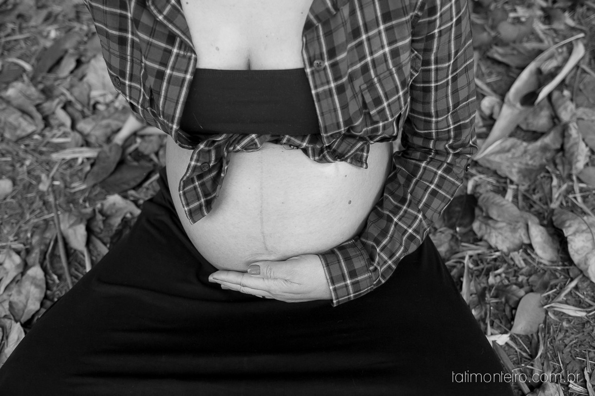 fotografia gravida no parque, casal gravido no parque, casal esperando bebe, ensaio de gestante no parque, gravida sorrindo, esperando bebe, fotografo de gestante sp, book gestante sp