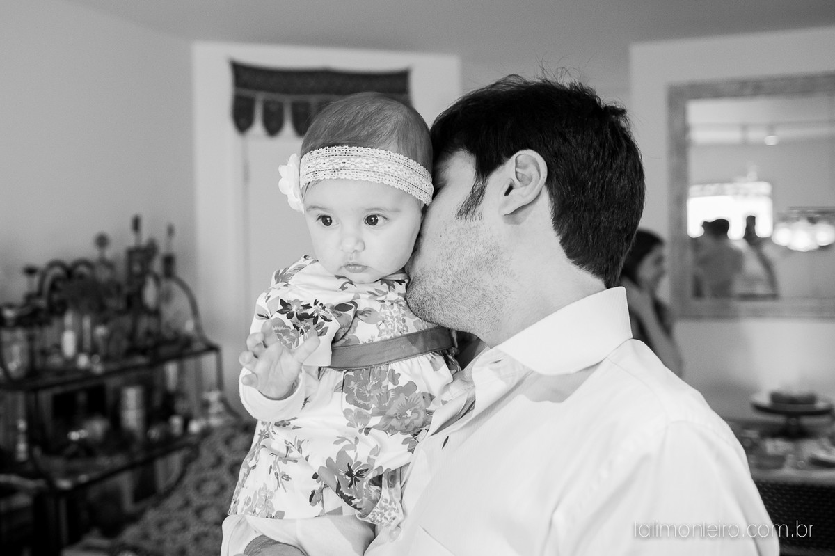 ensaio de familia lifestyle, ensaio de familia em casa, fotos de familia, fotografa de familia sp, fotografo de familia sp, fotografa de bebe sp, pai beijando bebe