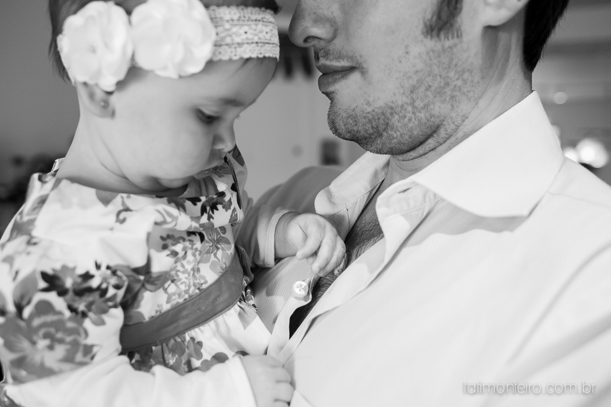 ensaio de familia lifestyle, ensaio de familia em casa, fotos de familia, fotografa de familia sp, fotografo de familia sp, fotografa de bebe sp, bebe fazendo carinho no pai